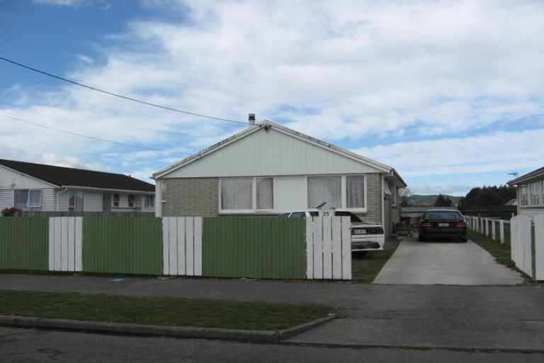 Photo of property in 25 Clyde Street, Masterton, 5810