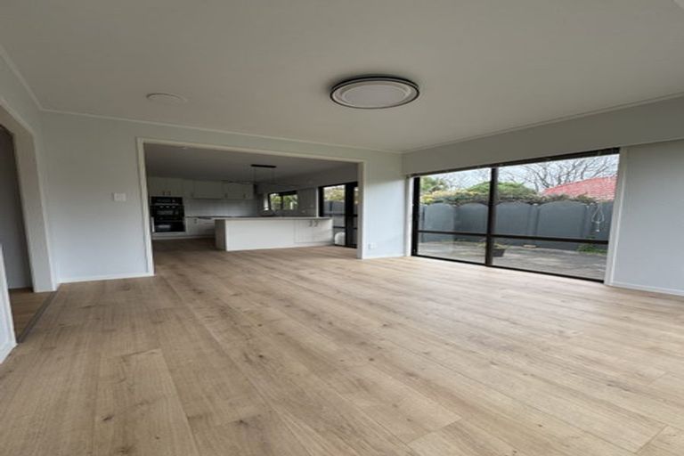 Photo of property in 8 Terrylyn Drive, Hillcrest, Auckland, 0627