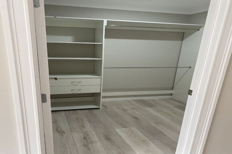 Photo of property in 39b Valley Road, Glenfield, Auckland, 0629