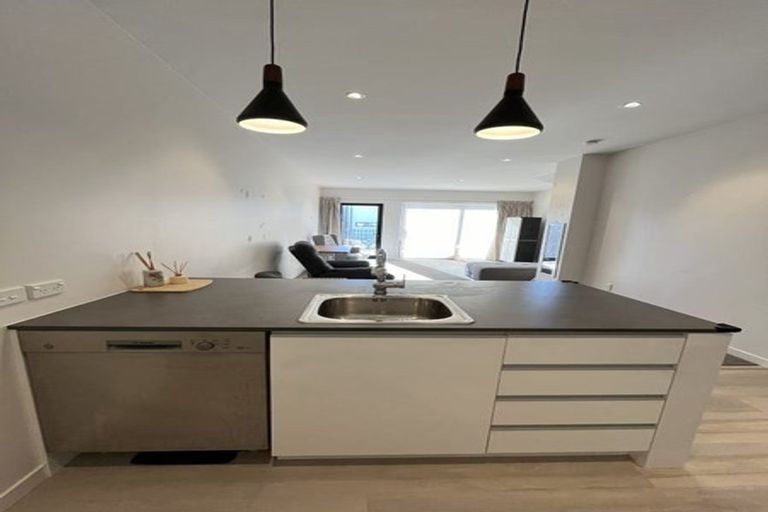 Photo of property in 17/6u Oswald Crescent, Paparangi, Wellington, 6037