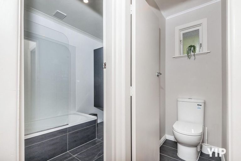 Photo of property in 11 Link Road, Newlands, Wellington, 6037