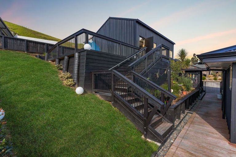 Photo of property in 5 Manatu Close, Whangamata, 3691