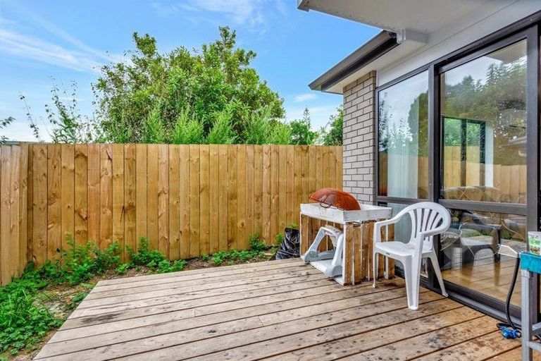 Photo of property in 9d Kingdale Road, Henderson, Auckland, 0610