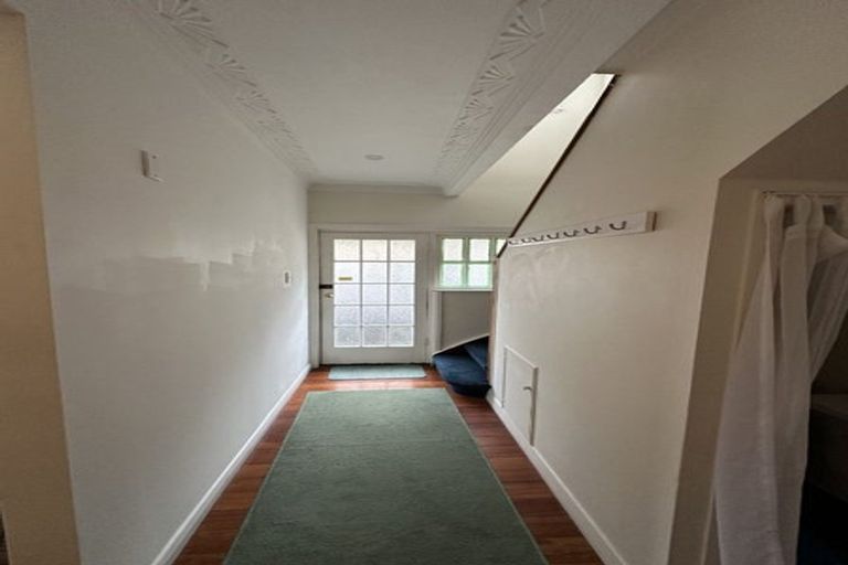 Photo of property in 185a Sutherland Road, Lyall Bay, Wellington, 6022