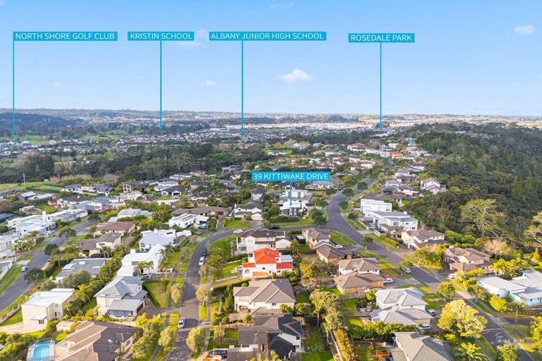 Photo of property in 39 Kittiwake Drive, Schnapper Rock, Auckland, 0632
