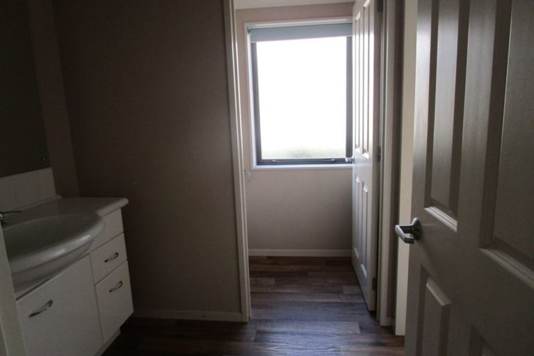 Photo of property in 1 Valley Road, Waiuku, 2123