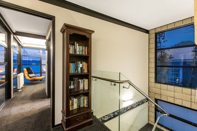 Photo of property in 377a Karaka Bay Road, Karaka Bays, Wellington, 6022