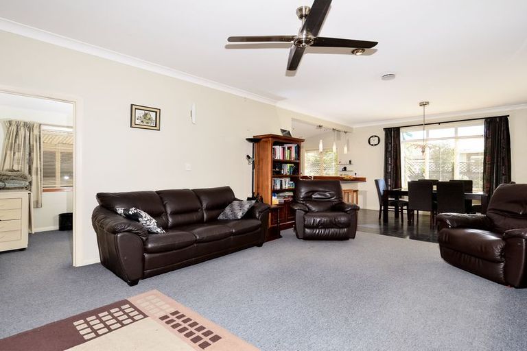 Photo of property in 7a Garelja Road, Henderson, Auckland, 0612