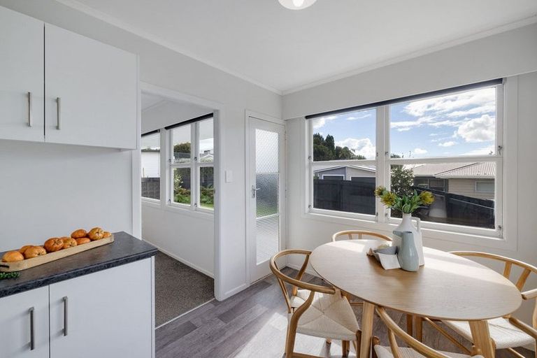 Photo of property in 8a Queen Road, Bellevue, Tauranga, 3110