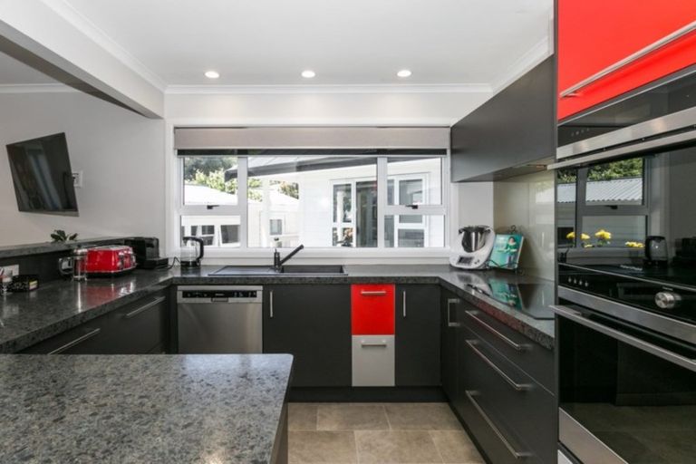 Photo of property in 7 Church Road, Taradale, Napier, 4112