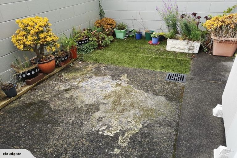 Photo of property in 20/4u Dr Taylor Terrace, Johnsonville, Wellington, 6037