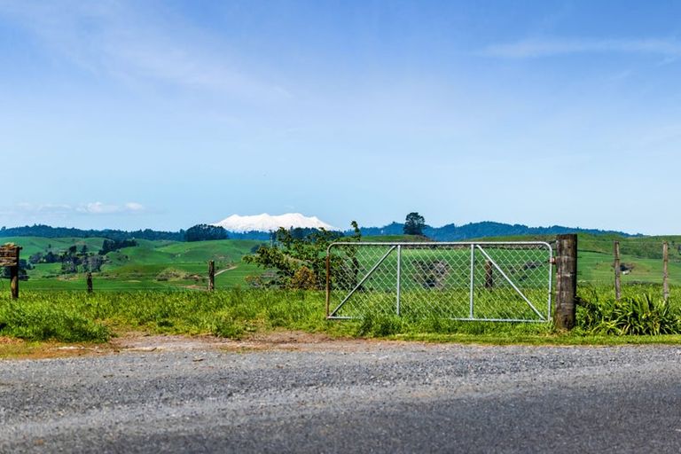 Photo of property in 1 Clarke Road, Huirangi, New Plymouth, 4373