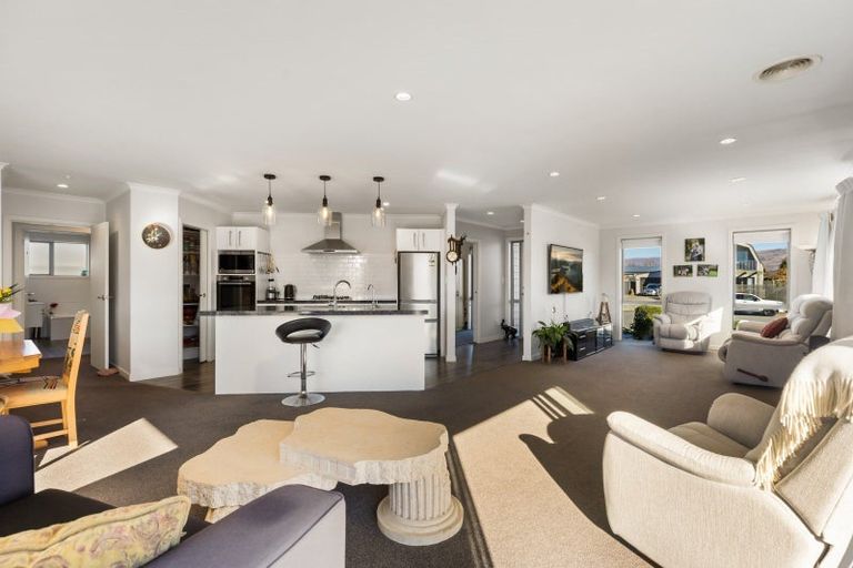 Photo of property in 8 Austral Place, Cromwell, 9310