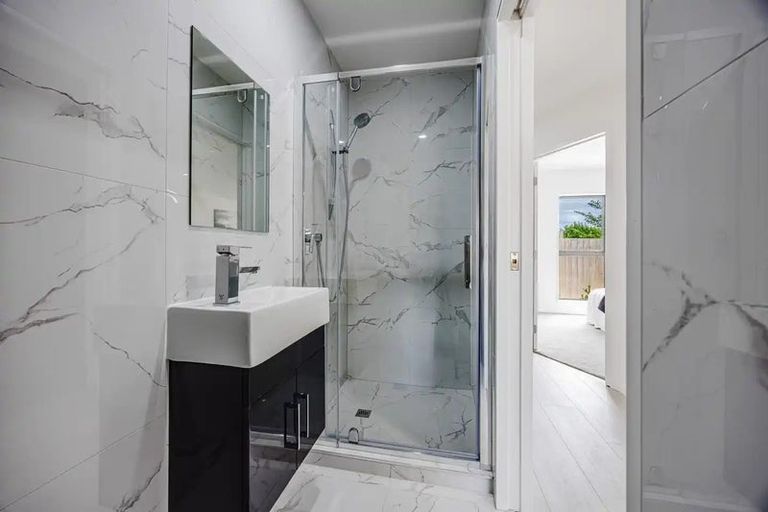 Photo of property in 8e Arimu Road, Papakura, 2110