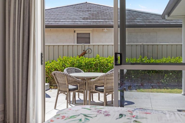 Photo of property in 3 Sandspit Way, Papamoa Beach, Papamoa, 3118