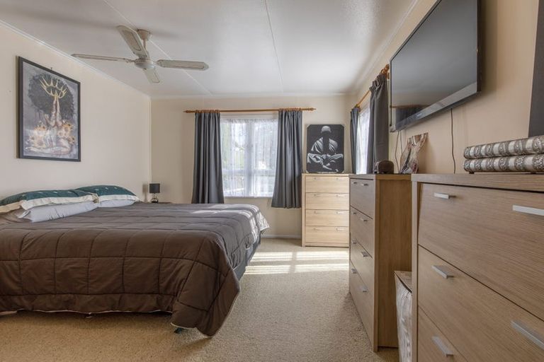 Photo of property in 65 Great North Road, Waipawa, 4210