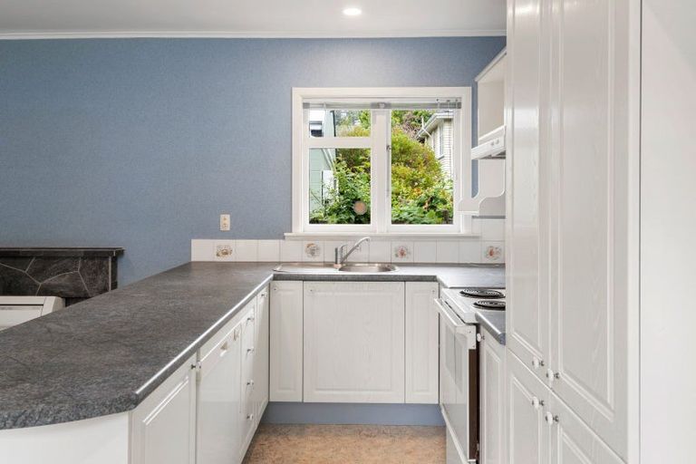 Photo of property in 1 Roscoe Street, Saint Martins, Christchurch, 8022