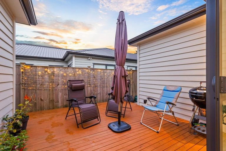 Photo of property in 5 Konoba Avenue, Kumeu, 0810