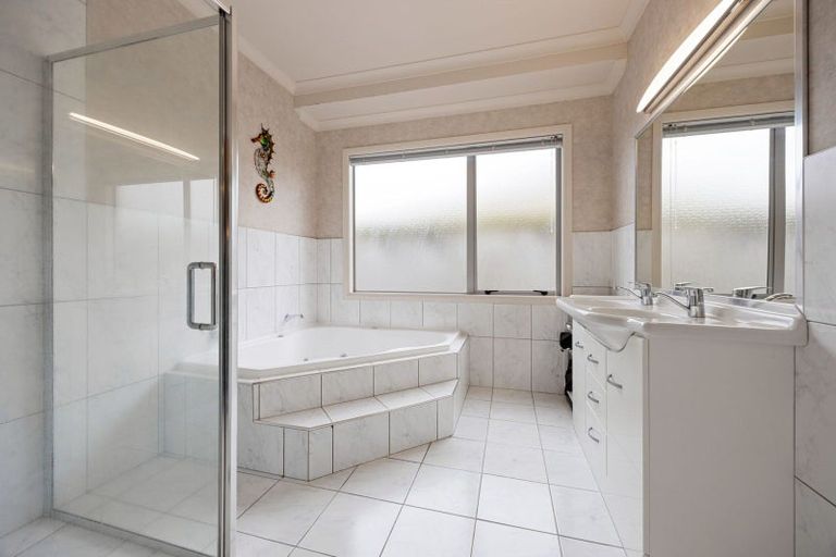 Photo of property in 13 Palliser Drive, Huntington, Hamilton, 3210