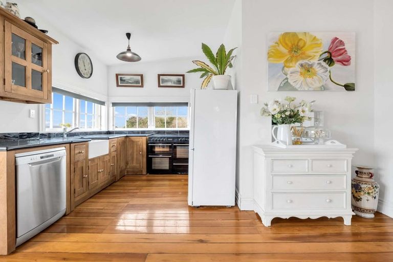 Photo of property in 43 Colombo Road, Waiuku, 2123