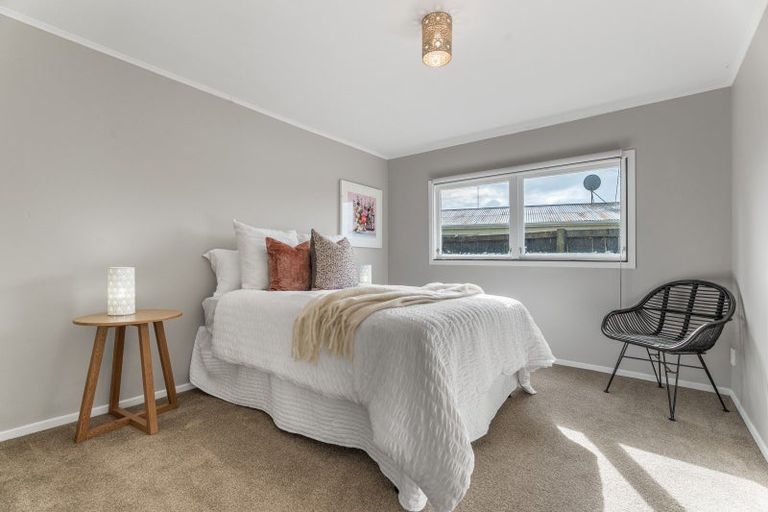 Photo of property in 42 Lauderdale Road, Birkdale, Auckland, 0626