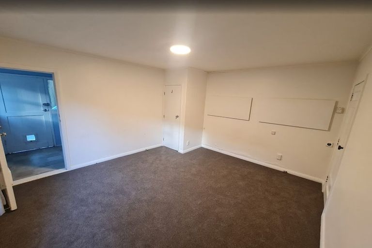 Photo of property in 51 Albemarle Road, Northland, Wellington, 6012