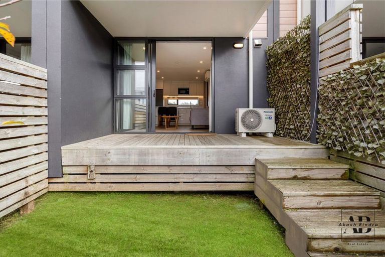 Photo of property in 12 Koro Lane, Mangere Bridge, Auckland, 2022