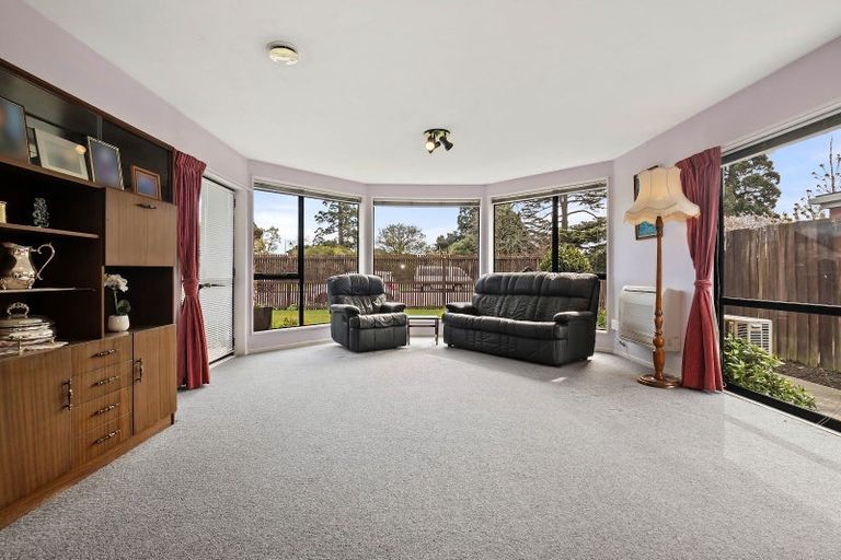 Photo of property in 142 Racecourse Road, Sockburn, Christchurch, 8042