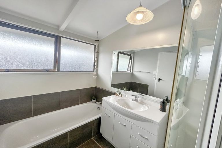 Photo of property in 6 Chadwick Place, Highbury, Palmerston North, 4412