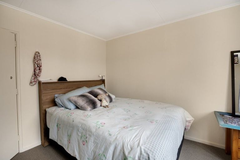 Photo of property in 5 Kowhai Street, Naenae, Lower Hutt, 5011