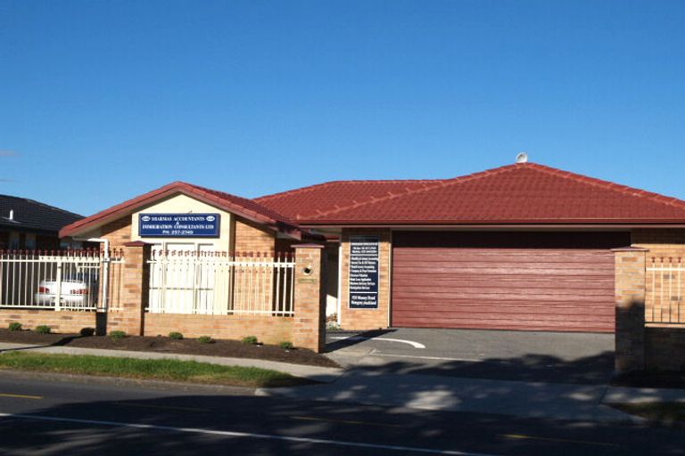 Photo of property in 530 Massey Road, Mangere, Auckland, 2022