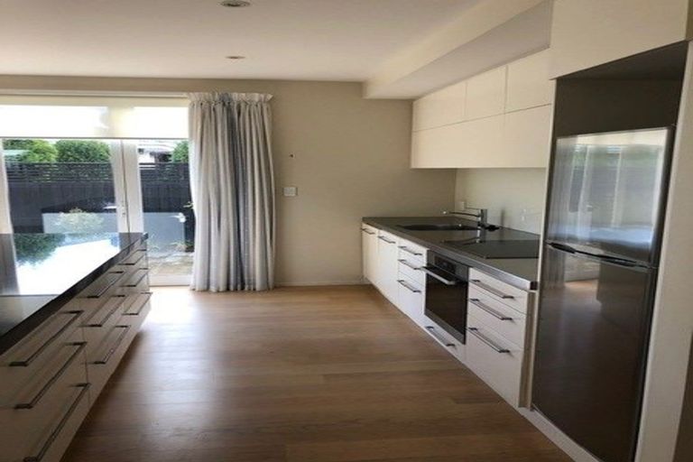 Photo of property in 12 Devonport Lane, St Albans, Christchurch, 8014