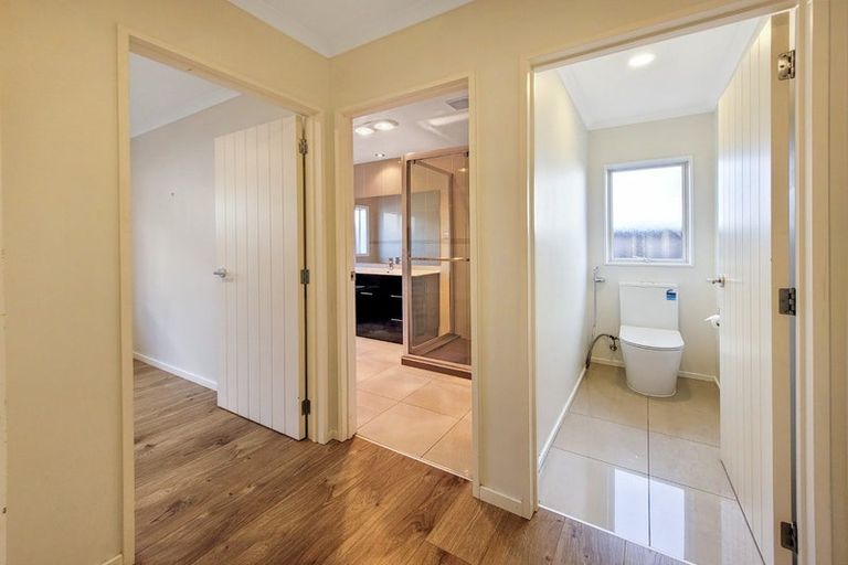 Photo of property in 15 Kouras Place, Flat Bush, Auckland, 2016