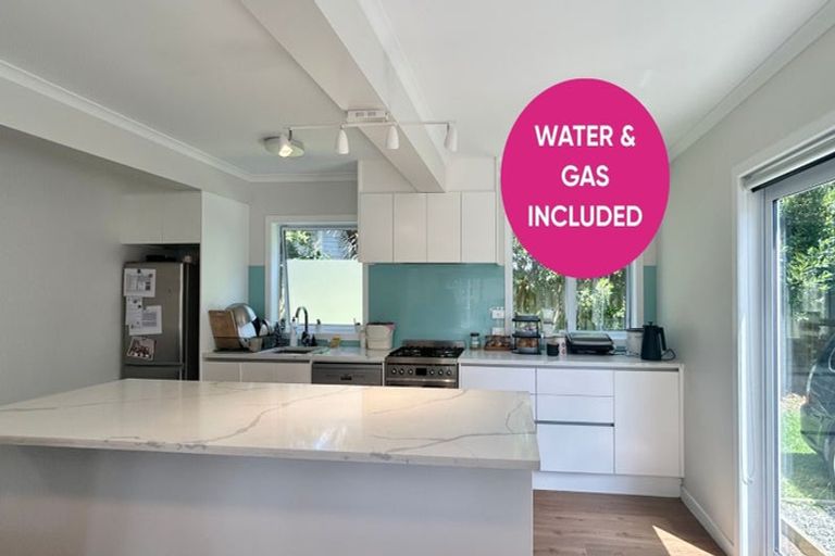 Photo of property in 2/38 Tramway Road, Beach Haven, Auckland, 0626
