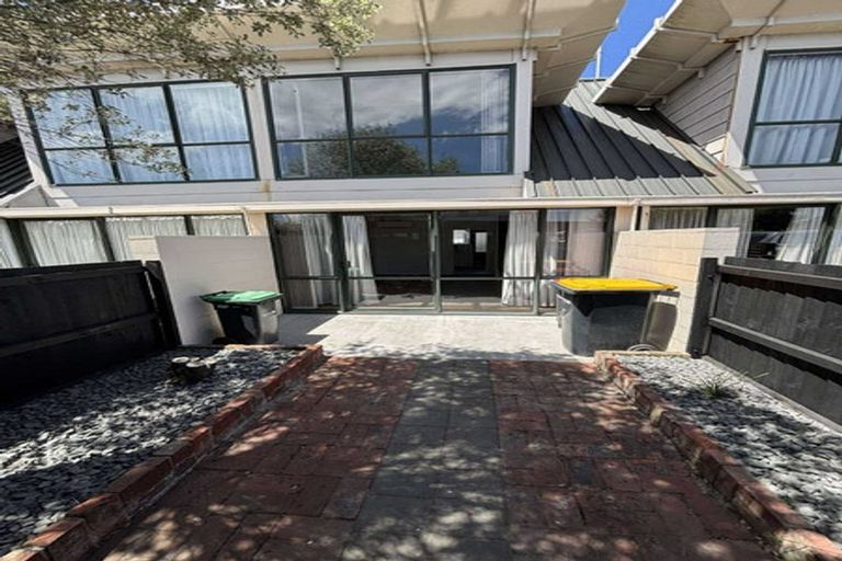 Photo of property in 2/86 Picton Avenue, Riccarton, Christchurch, 8011