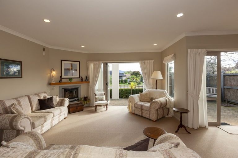 Photo of property in 8 Regent Drive, Paraparaumu Beach, Paraparaumu, 5032