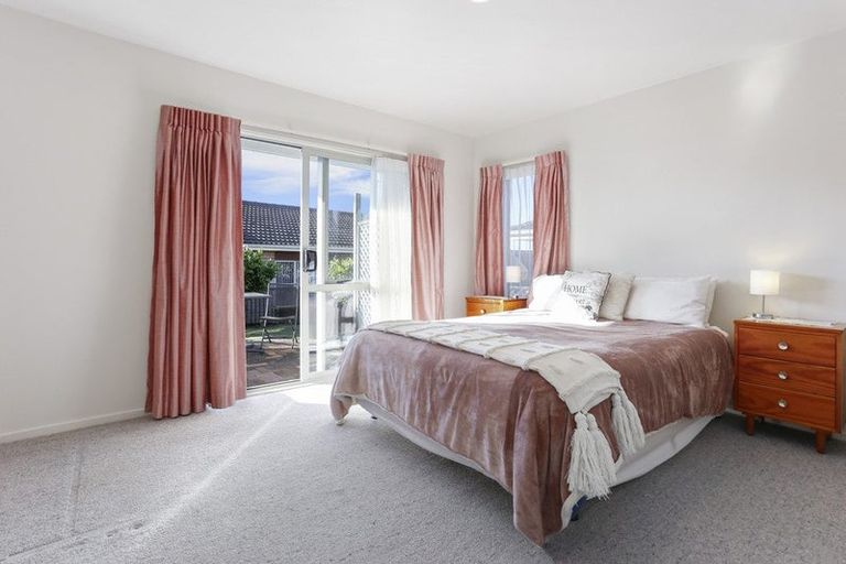 Photo of property in 30 The Grove, Red Beach, 0932