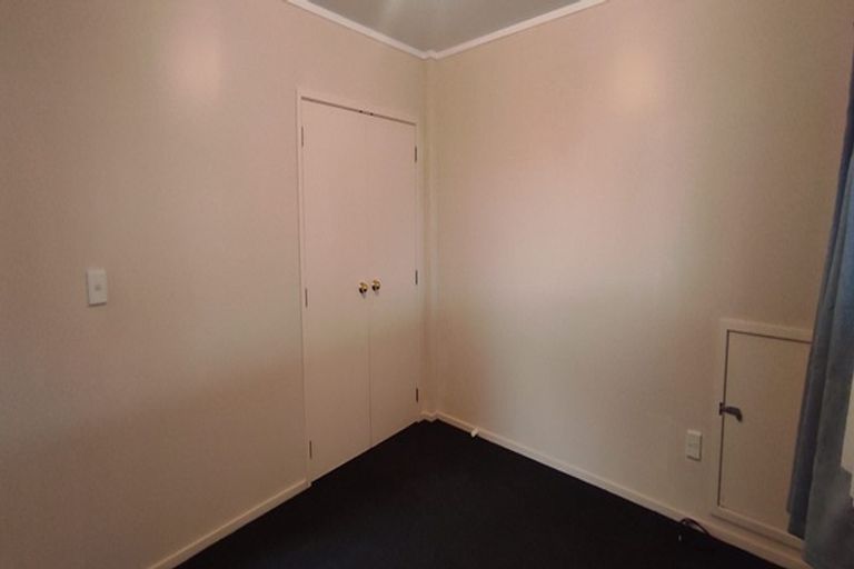 Photo of property in 1/12 Holiday Road, Stanmore Bay, Whangaparaoa, 0932