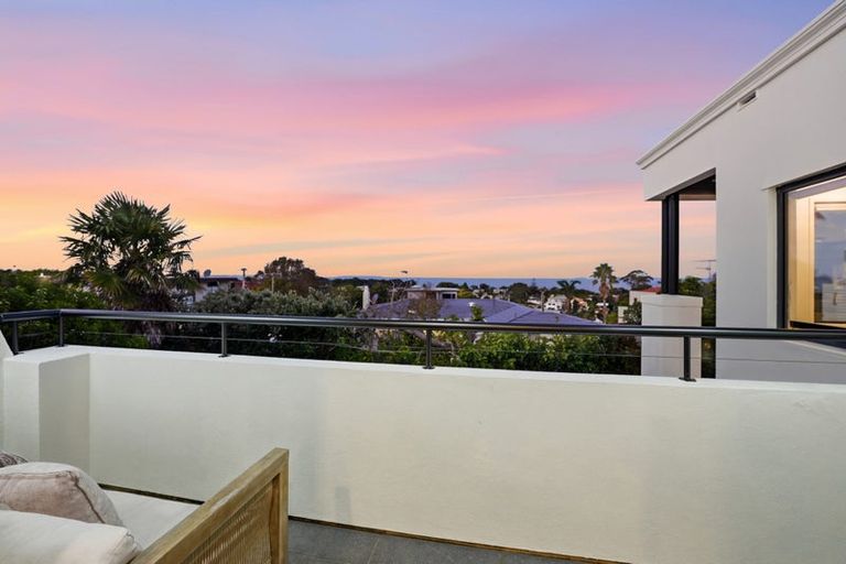Photo of property in 22a Eastcliffe Road, Castor Bay, Auckland, 0620