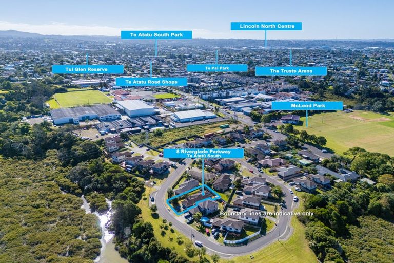 Photo of property in 8 Riverglade Parkway, Te Atatu South, Auckland, 0610