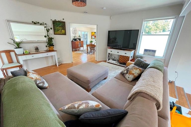 Photo of property in 15 Rosalind Road, Glenfield, Auckland, 0629