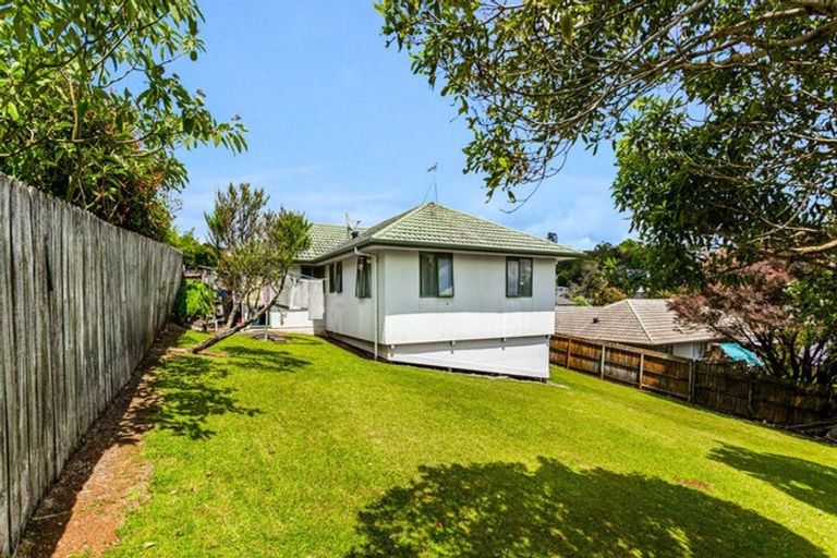 Photo of property in 19 Carling Avenue, Massey, Auckland, 0614