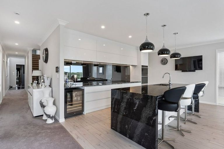 Photo of property in 57 Bayvista Drive, Karaka, Papakura, 2113