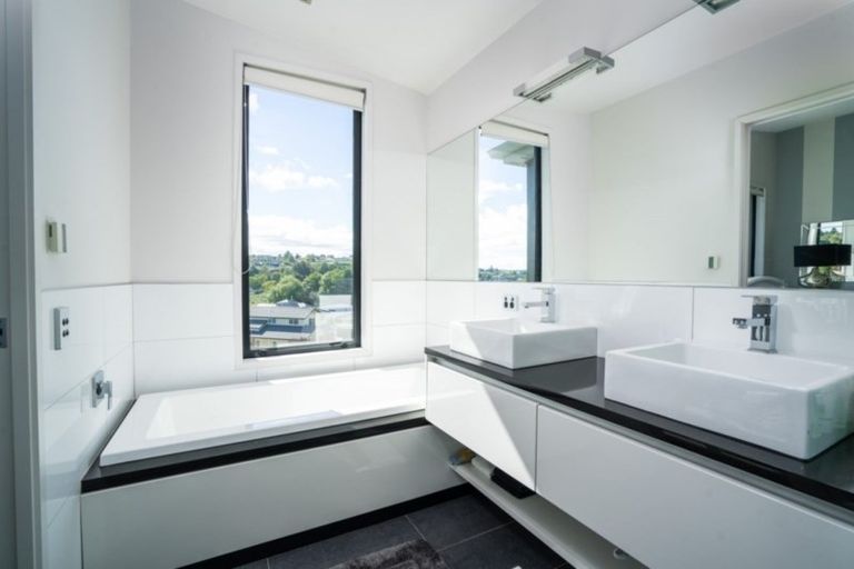 Photo of property in 2/5 The Moorings, Two Mile Bay, Taupo, 3330