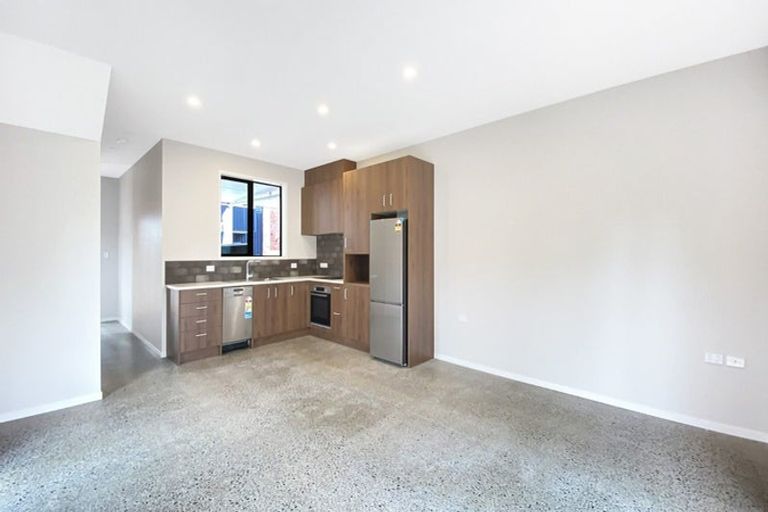 Photo of property in 8 Whakarato Way, Takanini, 2112