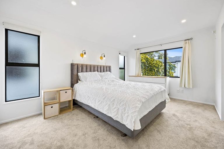 Photo of property in 2/4 Rogers Avenue, Eastern Beach, Auckland, 2012