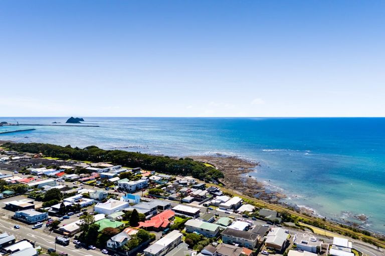 Photo of property in 2/56 Young Street, New Plymouth, 4310
