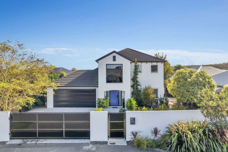 Photo of property in 20 Linkwater Way, Parklands, Christchurch, 8083