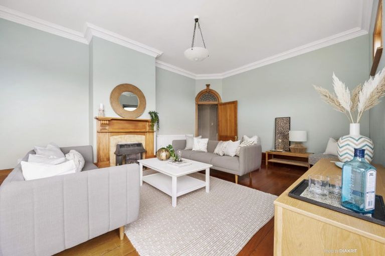 Photo of property in 21 The Parade, Island Bay, Wellington, 6023