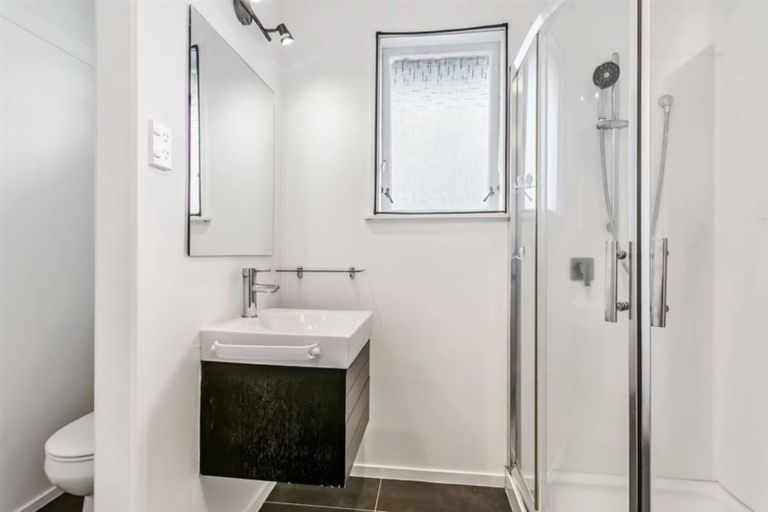 Photo of property in 29 Woodside Road, Massey, Auckland, 0614